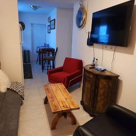 Leo Guest House Hollywood Extérieur photo